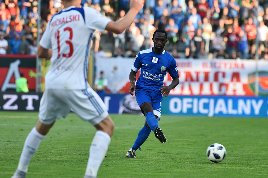 Górnik Zabrze zdobył Legnicę. Domowa porażka piłkarzy Miedzi