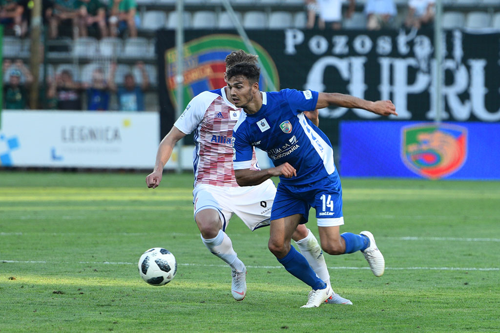 Górnik Zabrze zdobył Legnicę. Domowa porażka piłkarzy Miedzi