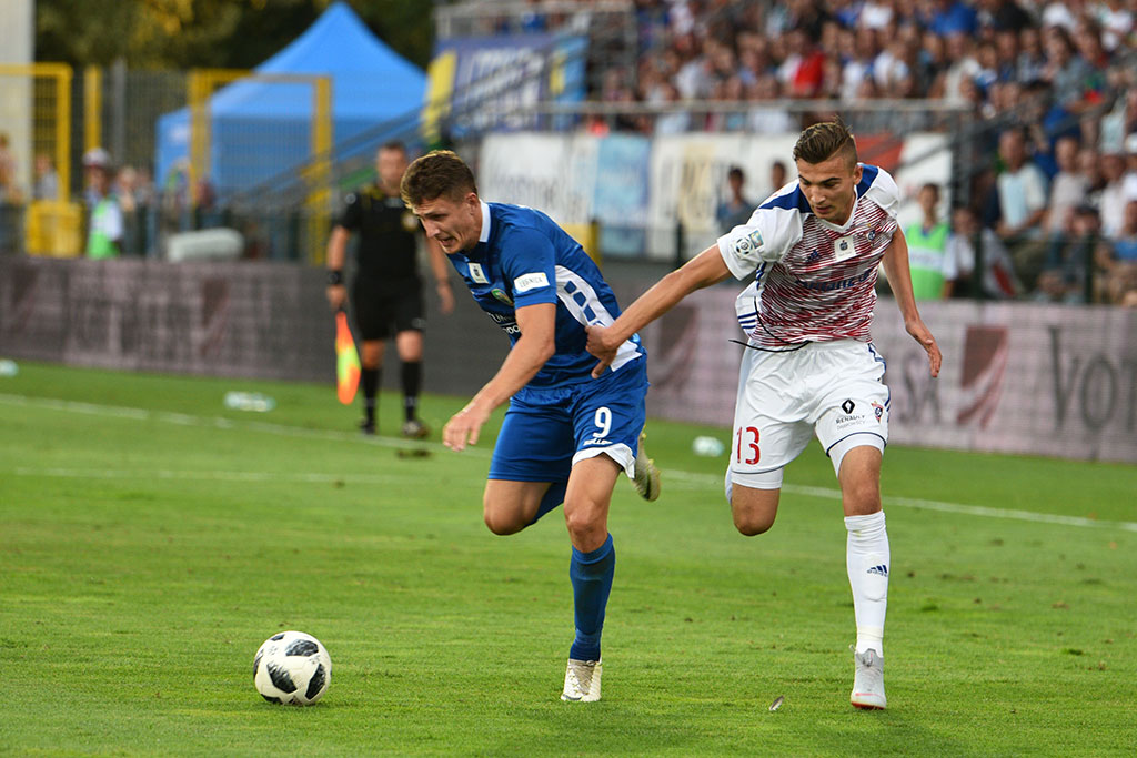 Górnik Zabrze zdobył Legnicę. Domowa porażka piłkarzy Miedzi