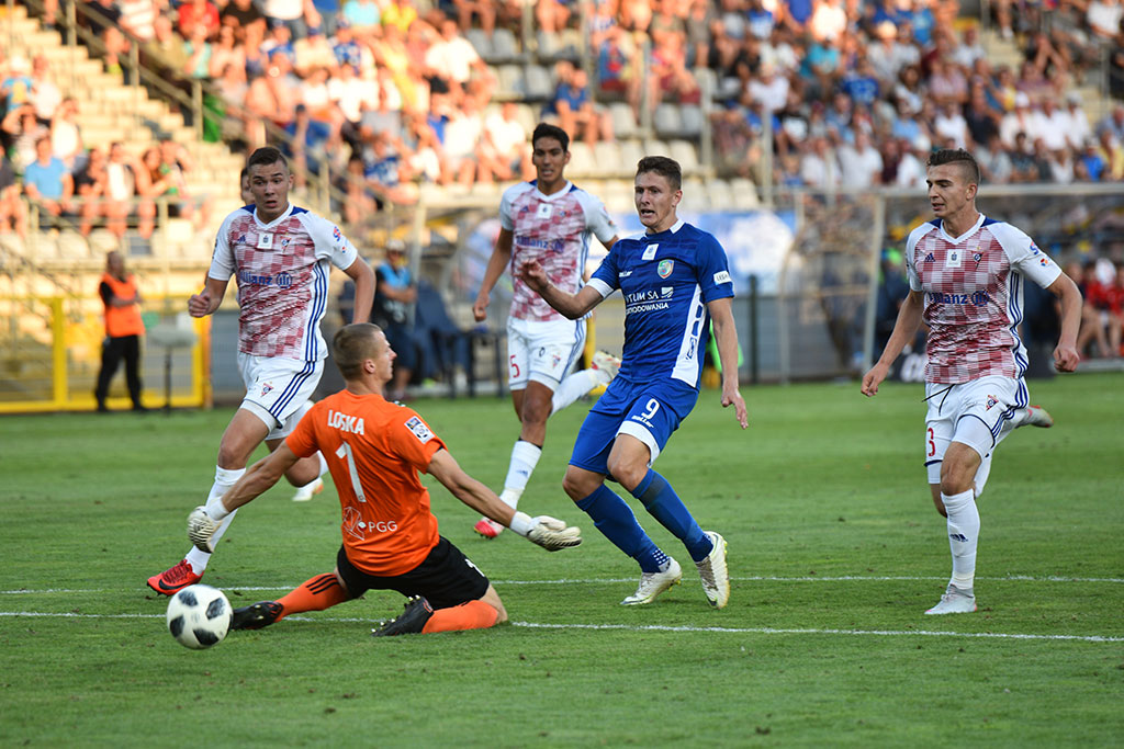 Górnik Zabrze zdobył Legnicę. Domowa porażka piłkarzy Miedzi