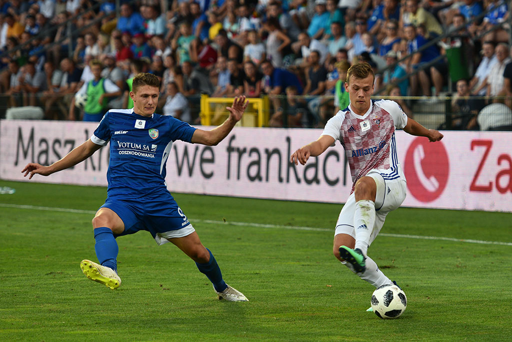 Górnik Zabrze zdobył Legnicę. Domowa porażka piłkarzy Miedzi