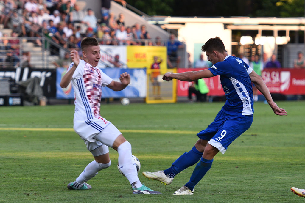 Górnik Zabrze zdobył Legnicę. Domowa porażka piłkarzy Miedzi