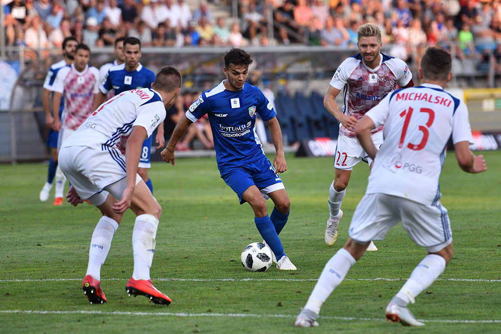 Górnik Zabrze zdobył Legnicę. Domowa porażka piłkarzy Miedzi