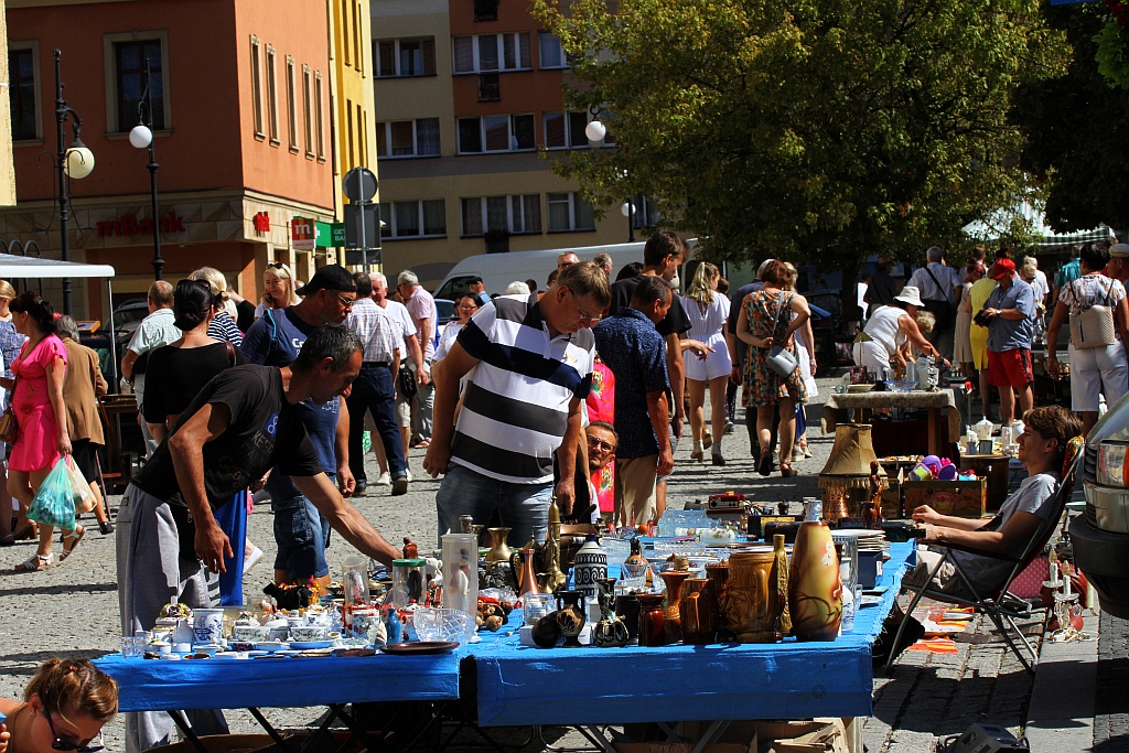Jubileuszowy rok Jarmarku Staroci w legnickim rynku