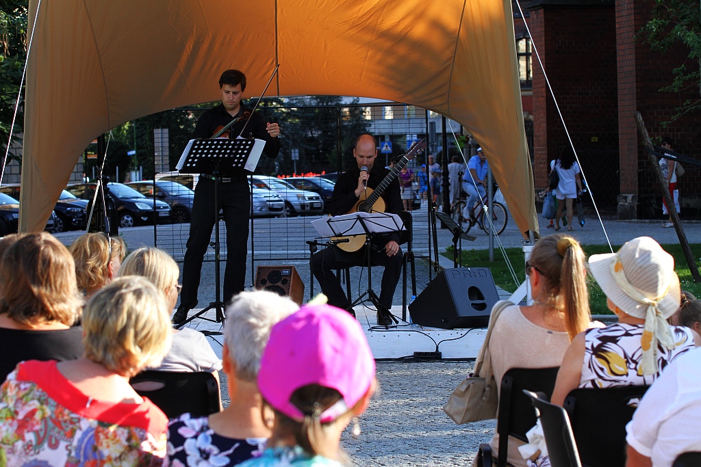 Niedzielny koncert na Skwerze Powstańców Wielkopolskich