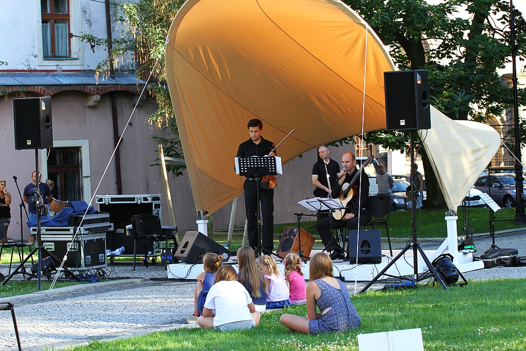 Niedzielny koncert na Skwerze Powstańców Wielkopolskich