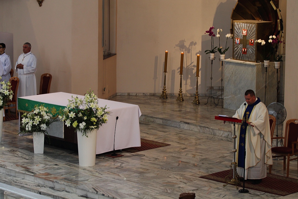 Poświęcenie kwiatów i ziół w kościele na Osiedlu Kopernika