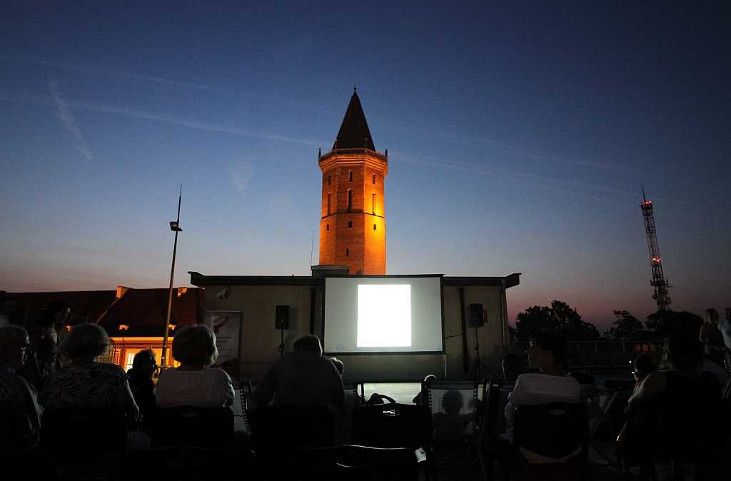 LCK i Galeria Piastów zapraszają na Kino Na Dachu