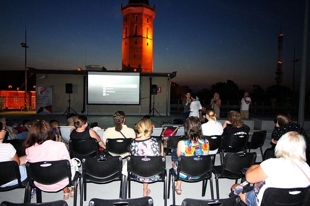 LCK i Galeria Piastów zapraszają na Kino Na Dachu