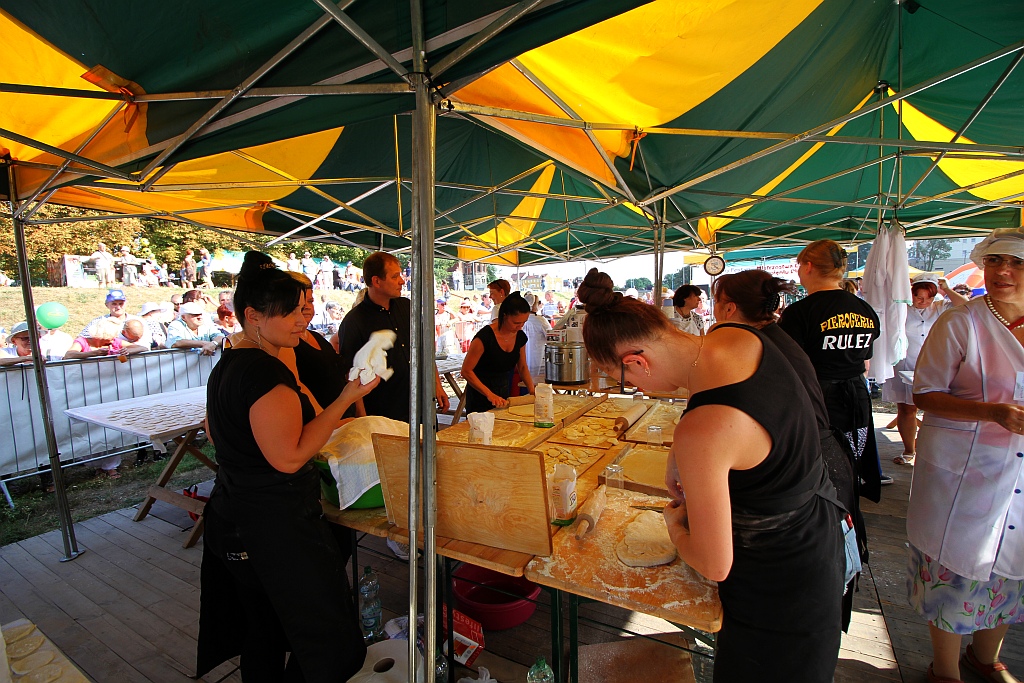 Ewa Tuchto tegoroczną mistrzynią w lepieniu pierogów
