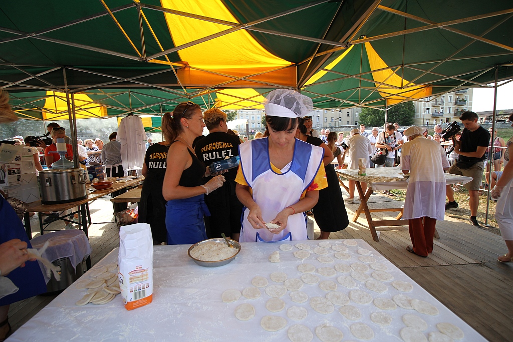 Ewa Tuchto tegoroczną mistrzynią w lepieniu pierogów