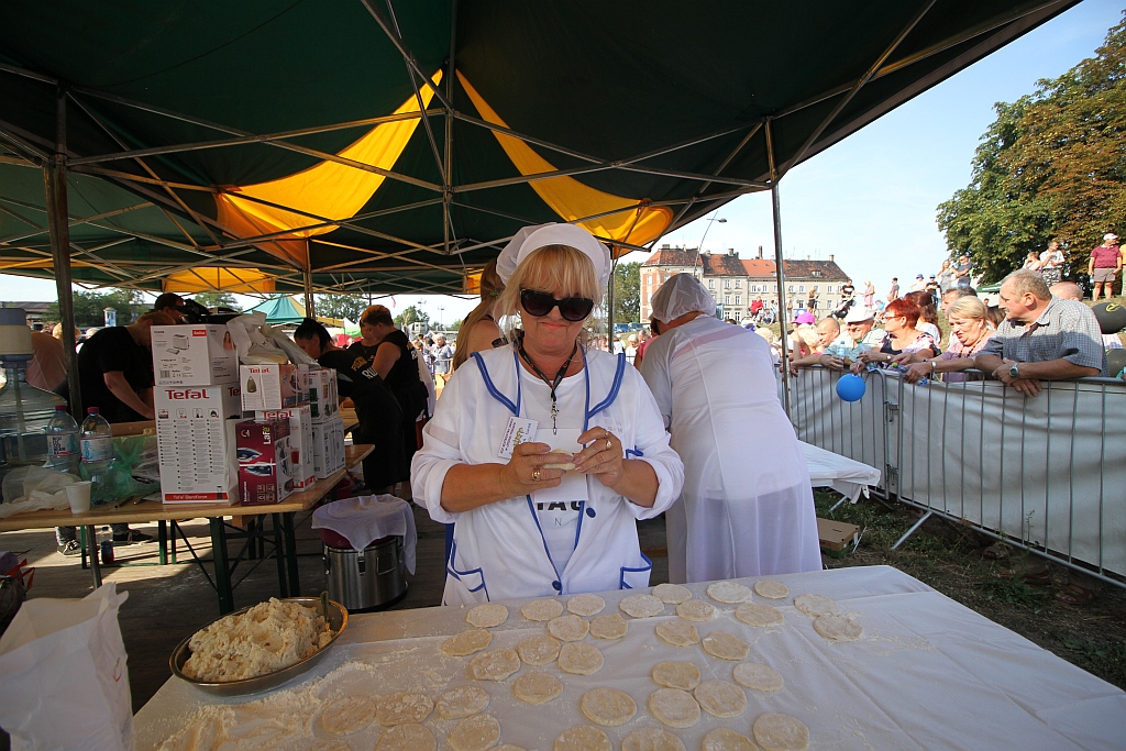 Ewa Tuchto tegoroczną mistrzynią w lepieniu pierogów