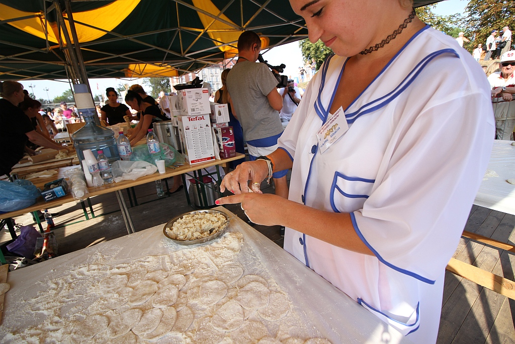 Ewa Tuchto tegoroczną mistrzynią w lepieniu pierogów
