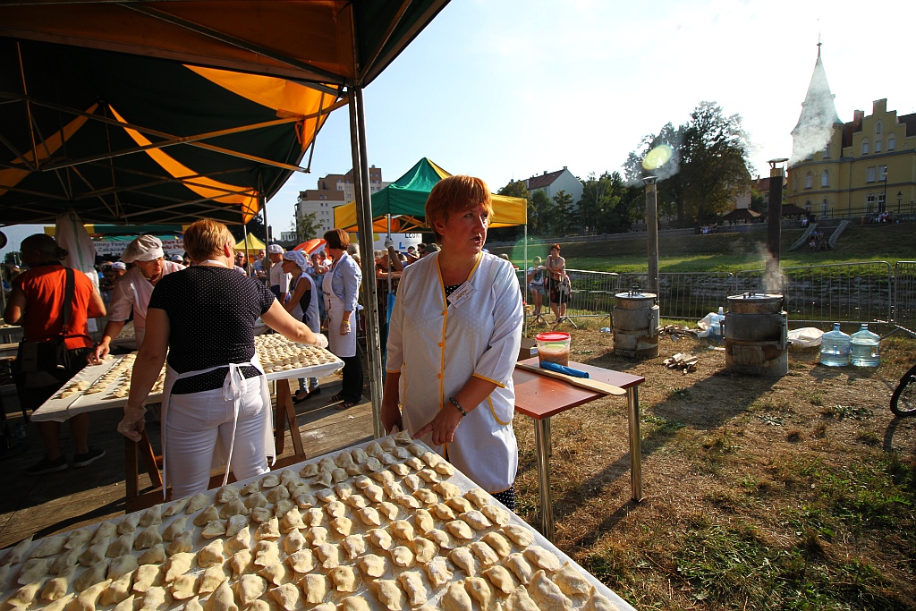 Ewa Tuchto tegoroczną mistrzynią w lepieniu pierogów