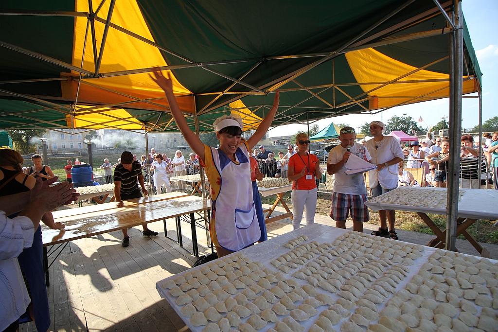 Ewa Tuchto tegoroczną mistrzynią w lepieniu pierogów