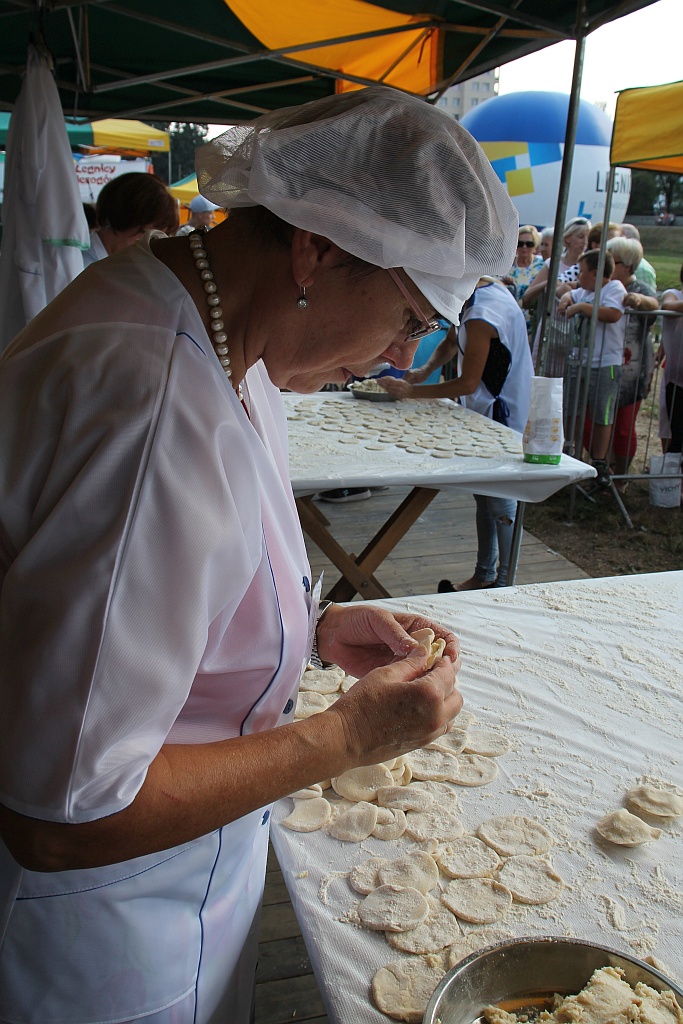 Ewa Tuchto tegoroczną mistrzynią w lepieniu pierogów