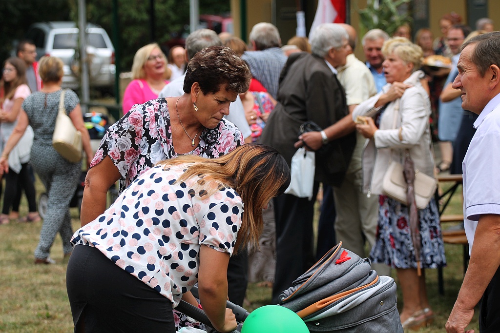 Mieszkańcy gminy Ruja bawią się na dożynkach w Tyńcu