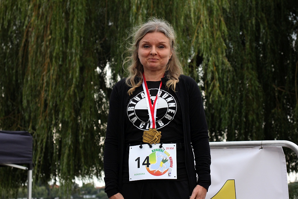 IV Kunicki Bieg Reggae - ceremonia wręczenia nagród na jeziorem