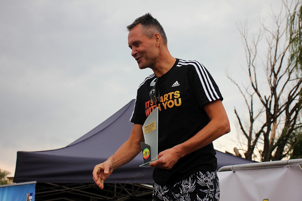 IV Kunicki Bieg Reggae - ceremonia wręczenia nagród na jeziorem