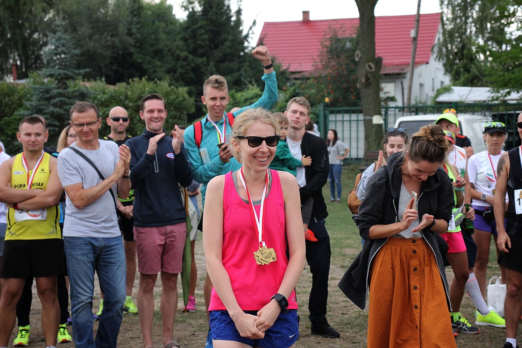IV Kunicki Bieg Reggae - ceremonia wręczenia nagród na jeziorem