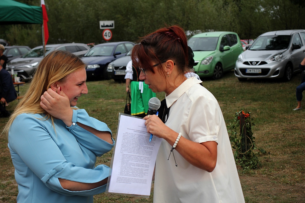 Mieszkańcy gminy Ruja bawią się na dożynkach w Tyńcu
