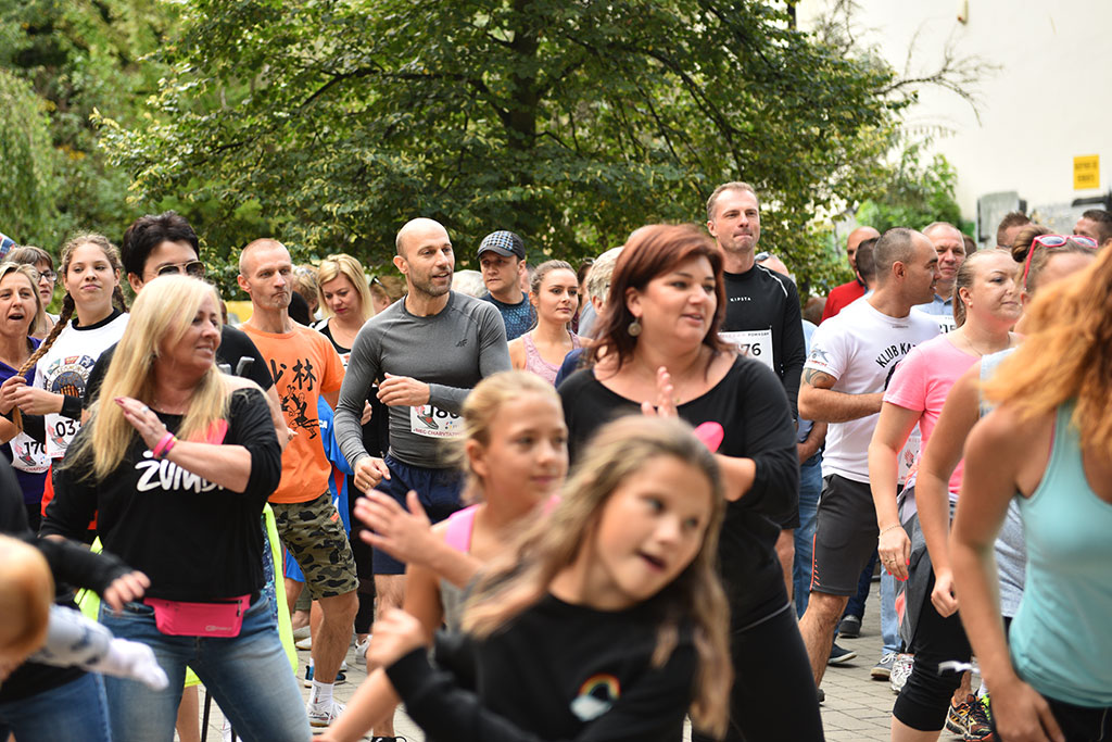 Ponad trzysta osób pobiegło charytatywnie dla Maćka Brdaka