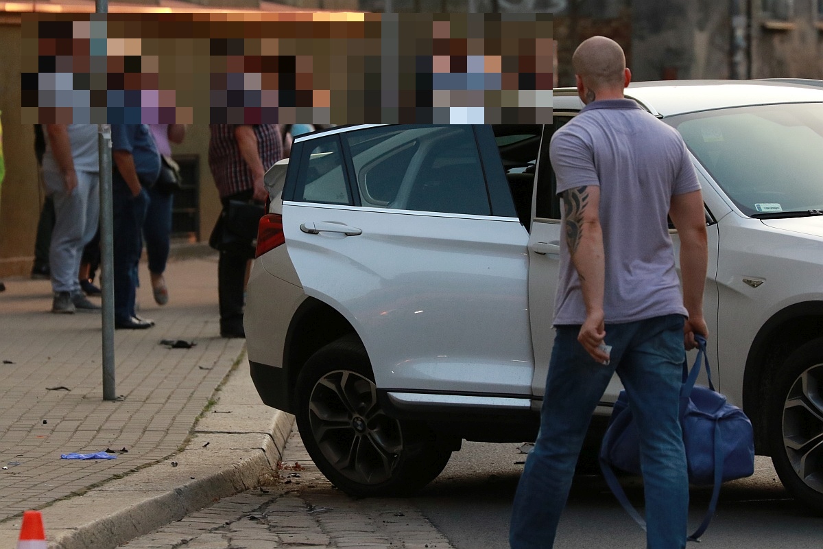 Groźny wypadek z udziałem trzech aut. Są cztery osoby ranne