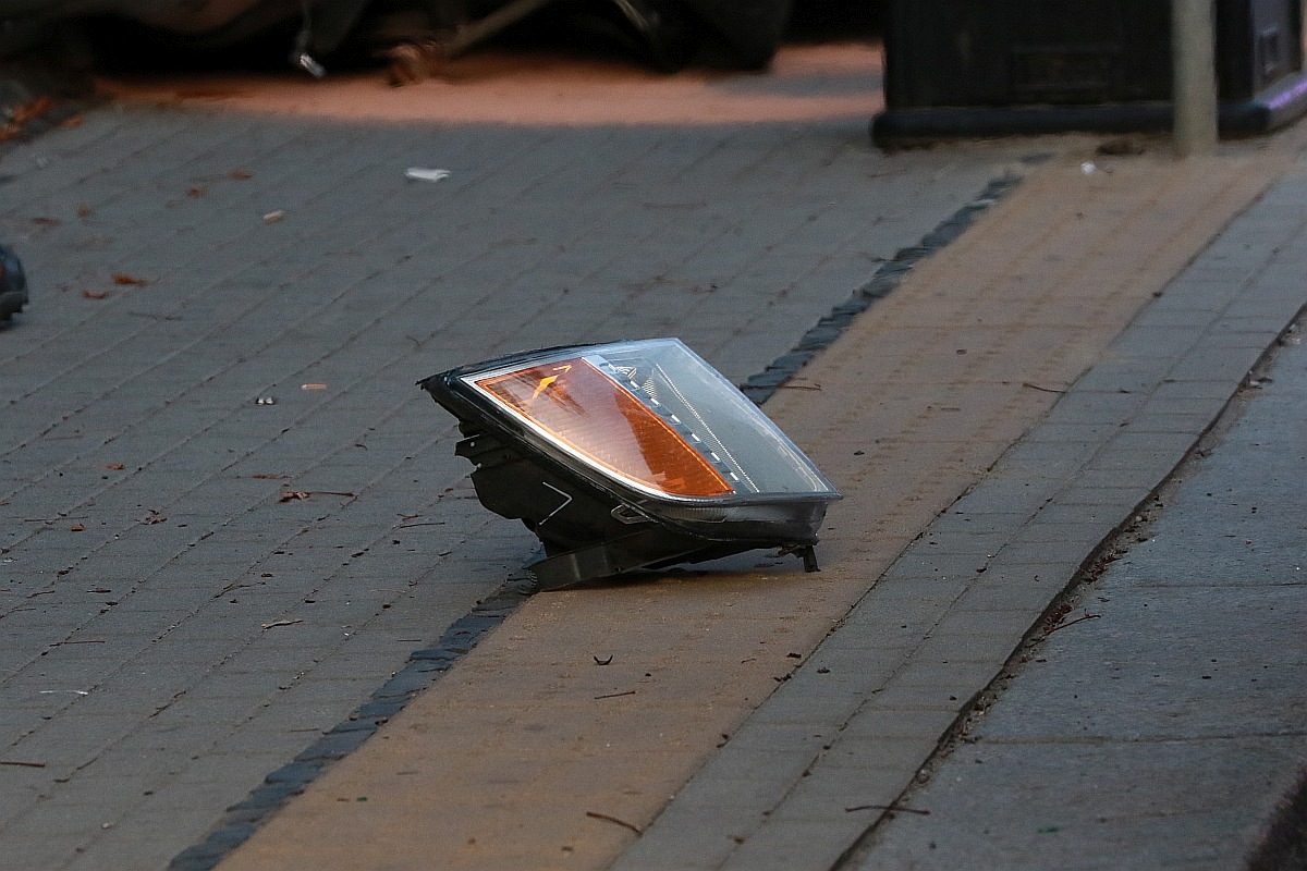 Groźny wypadek z udziałem trzech aut. Są cztery osoby ranne