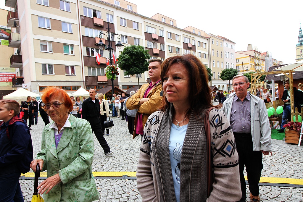 Działkowcy i pszczelarze opanowali legnicki rynek