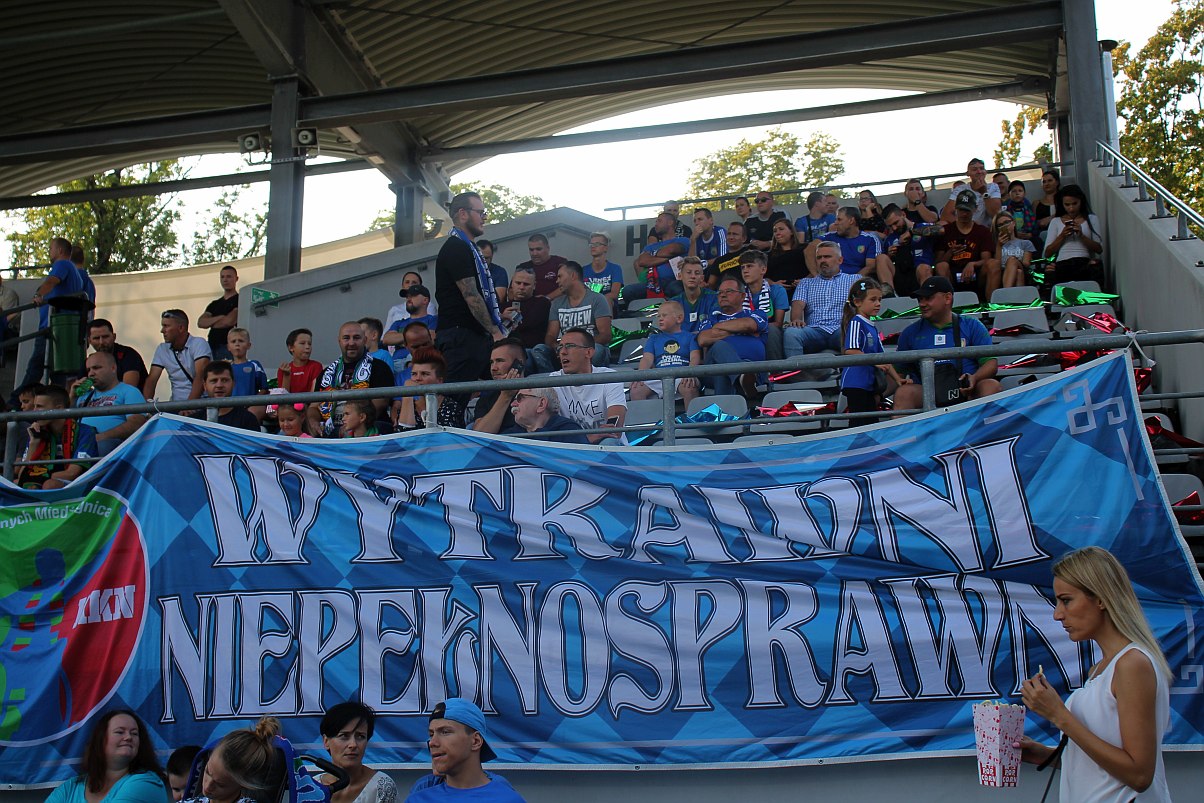 Komplet kibiców na derbach Miedzi Legnica z Zagłębiem Lubin