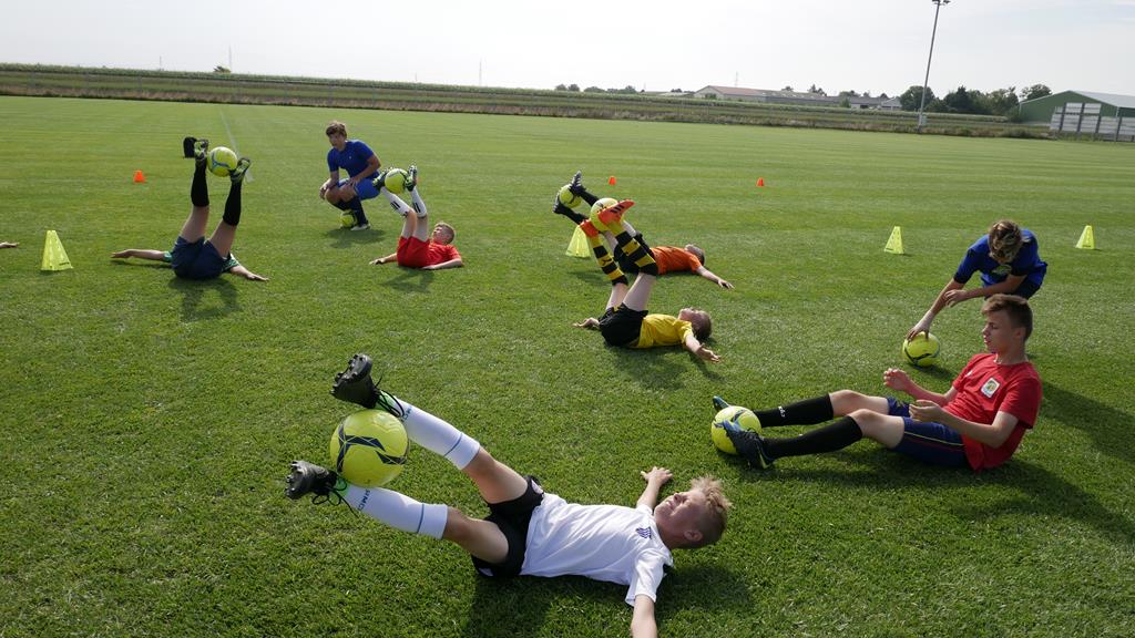 Młodzi sportowcy wypoczywali na Best Spynacz Summer Camp Austria