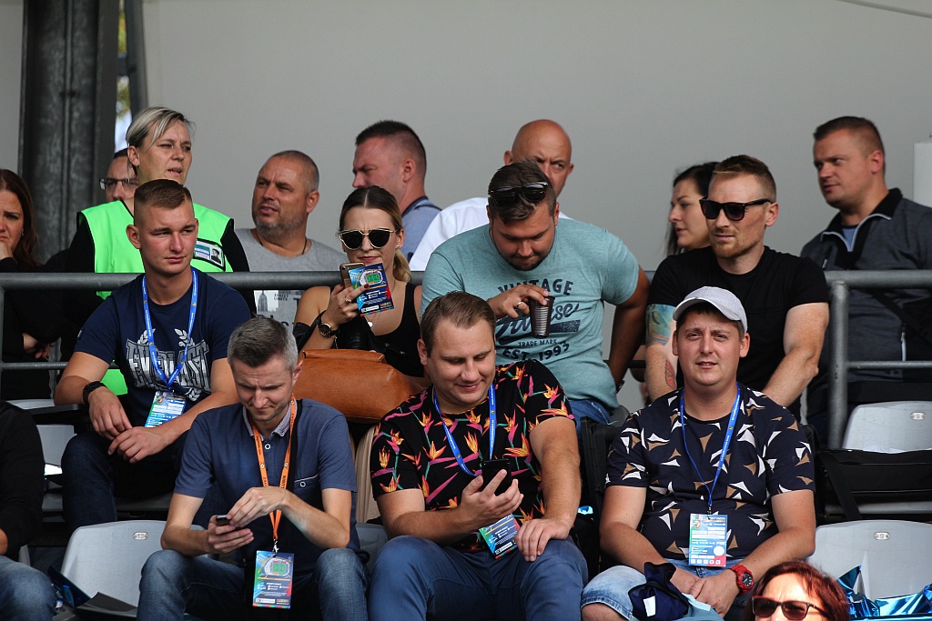 Komplet kibiców na derbach Miedzi Legnica z Zagłębiem Lubin