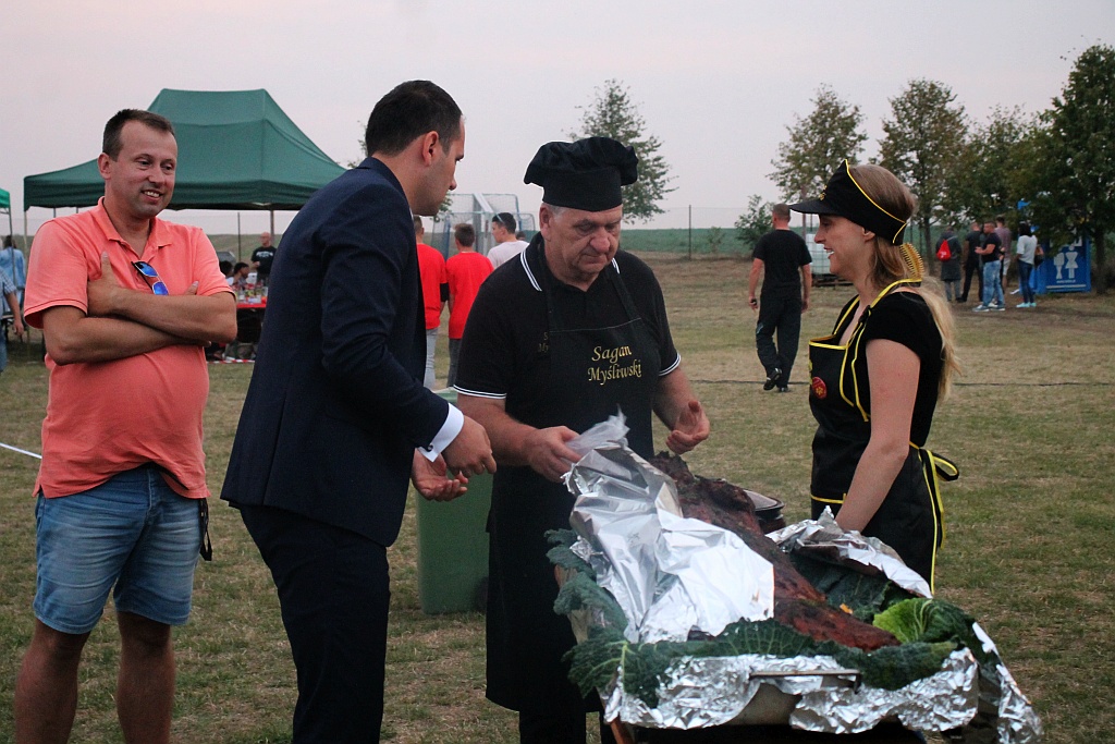 Formacja Łobuzy gwiazdą gminnych dożynek w Siedliskach