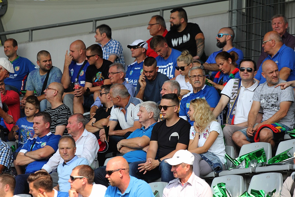 Komplet kibiców na derbach Miedzi Legnica z Zagłębiem Lubin