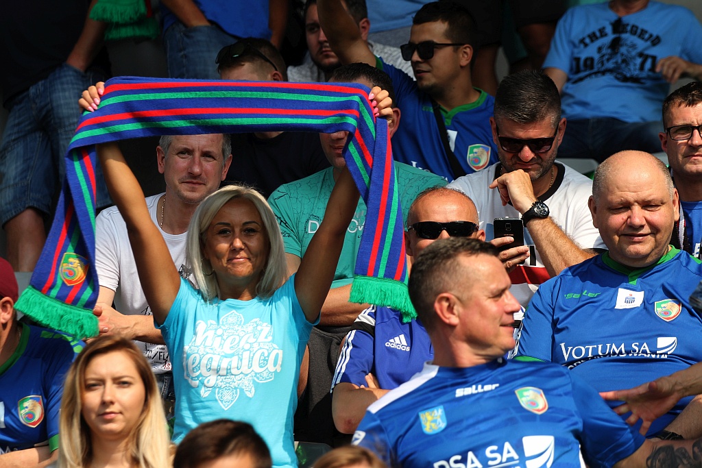 Komplet kibiców na derbach Miedzi Legnica z Zagłębiem Lubin
