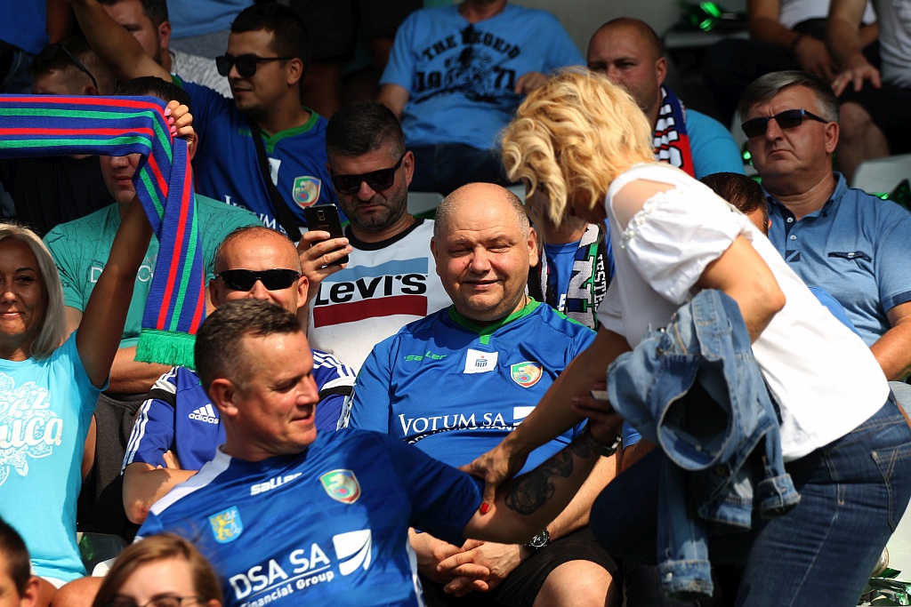 Komplet kibiców na derbach Miedzi Legnica z Zagłębiem Lubin