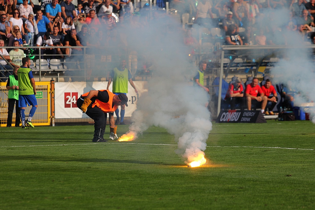 Miedź Legnica w pięknym stylu wygrała z Zagłębiem Lubin