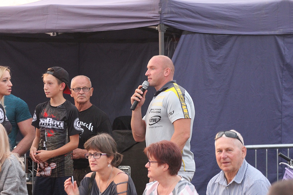 Formacja Łobuzy gwiazdą gminnych dożynek w Siedliskach