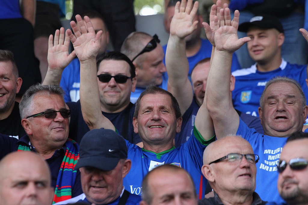 Komplet kibiców na derbach Miedzi Legnica z Zagłębiem Lubin