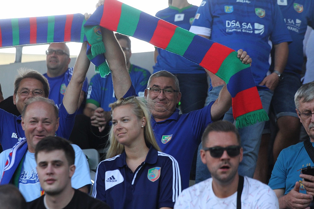 Komplet kibiców na derbach Miedzi Legnica z Zagłębiem Lubin