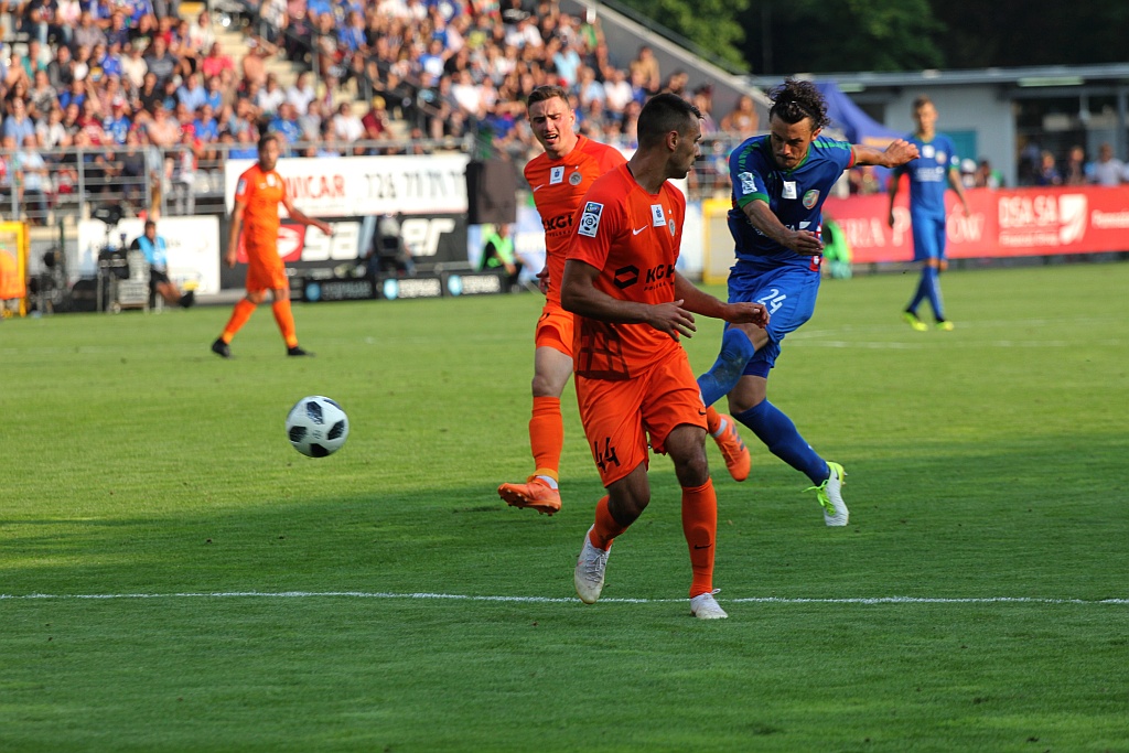 Miedź Legnica w pięknym stylu wygrała z Zagłębiem Lubin