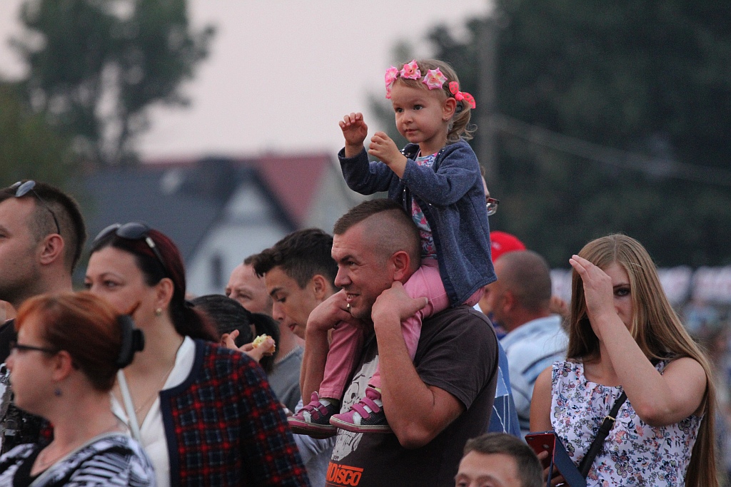 Formacja Łobuzy gwiazdą gminnych dożynek w Siedliskach