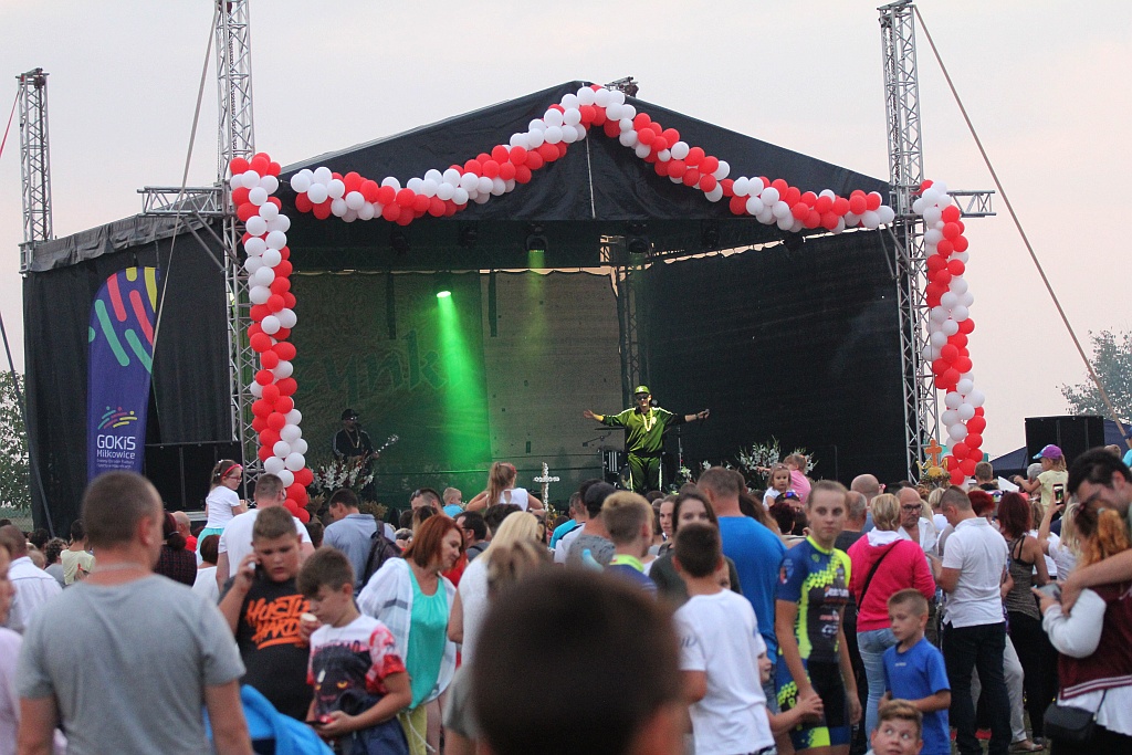 Formacja Łobuzy gwiazdą gminnych dożynek w Siedliskach