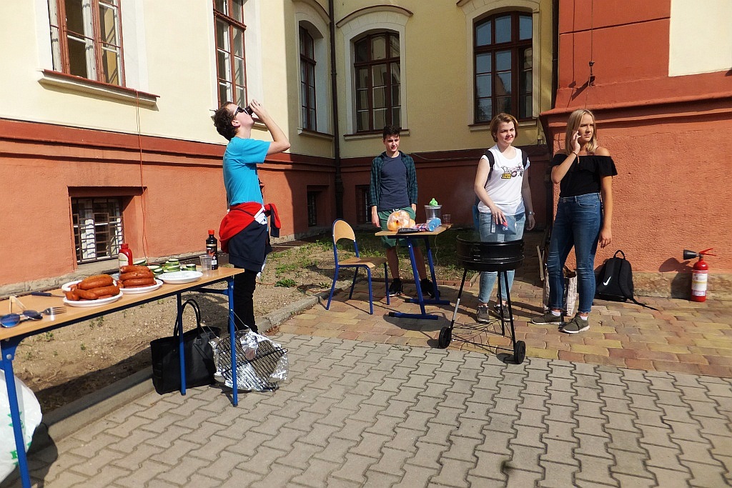 Wielki szkolny piknik w V Liceum Ogólnokształcącym