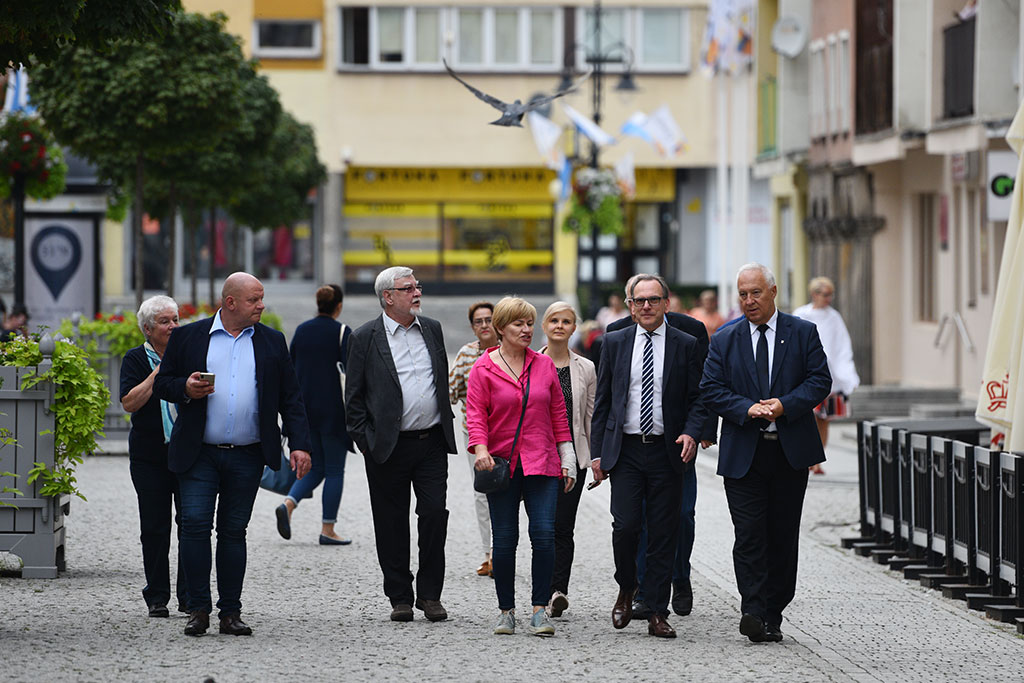 Wystawa grupy artystów „51° Północ“ i sześciu „Gości“