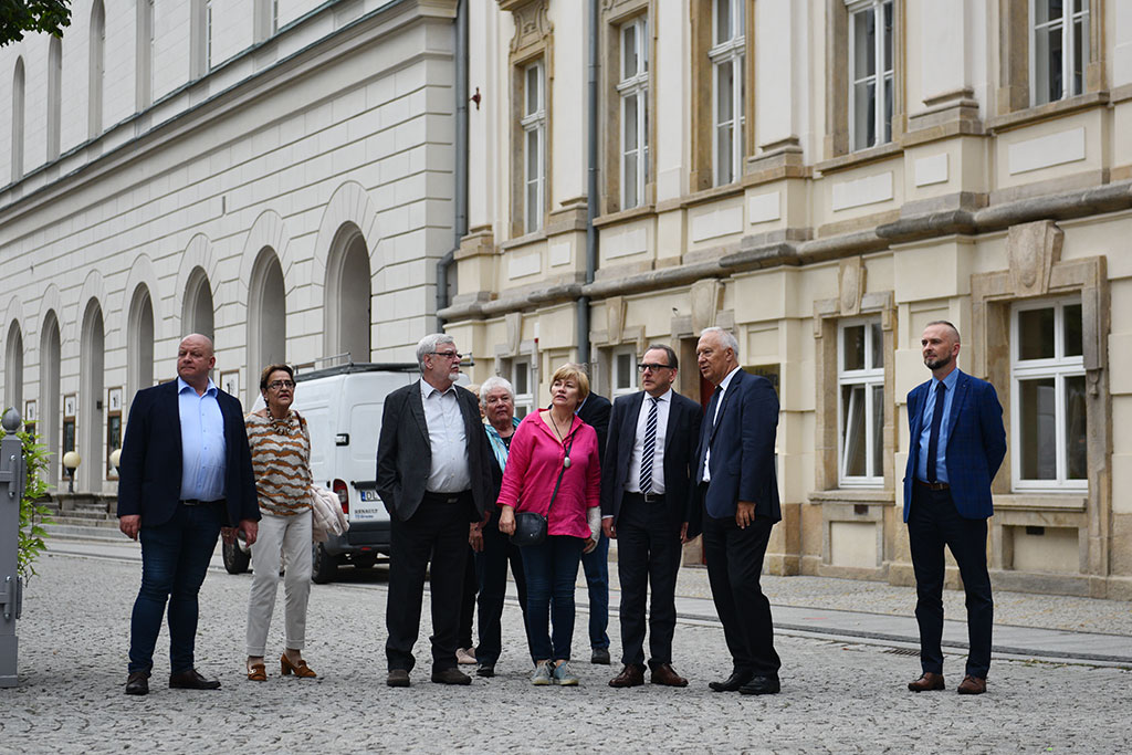 Wystawa grupy artystów „51° Północ“ i sześciu „Gości“