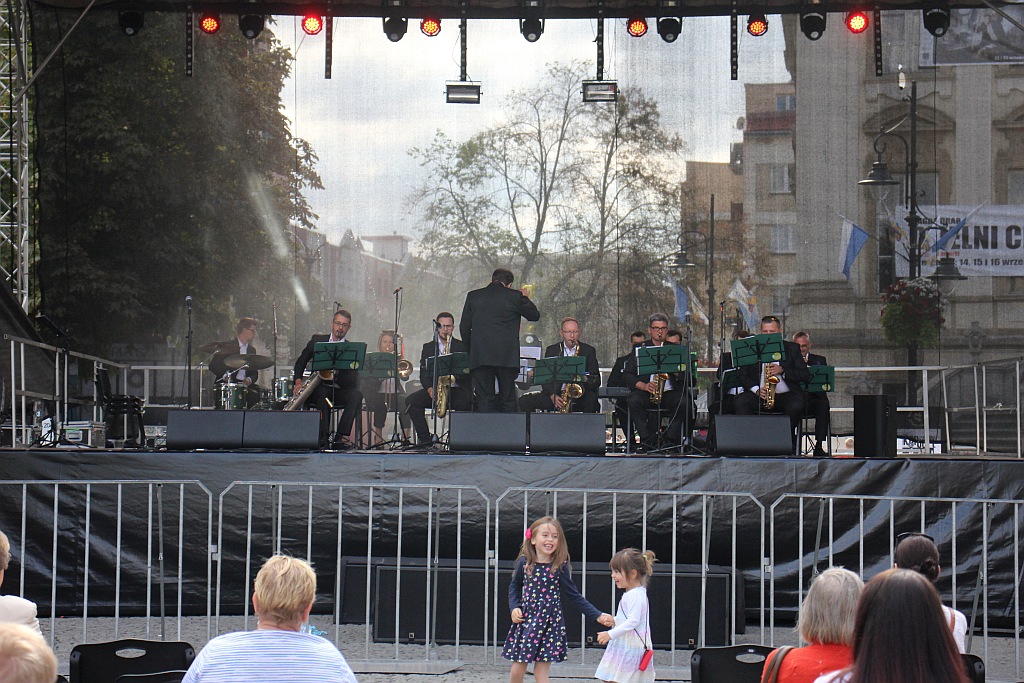 Benny Band wystąpił na małej scenie przy katedrze