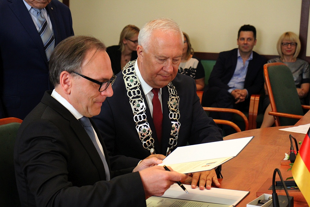 Podpisanie deklaracji kontynuacji współpracy Legnica - Wuppertal