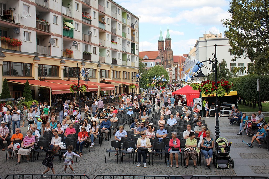 Benny Band wystąpił na małej scenie przy katedrze