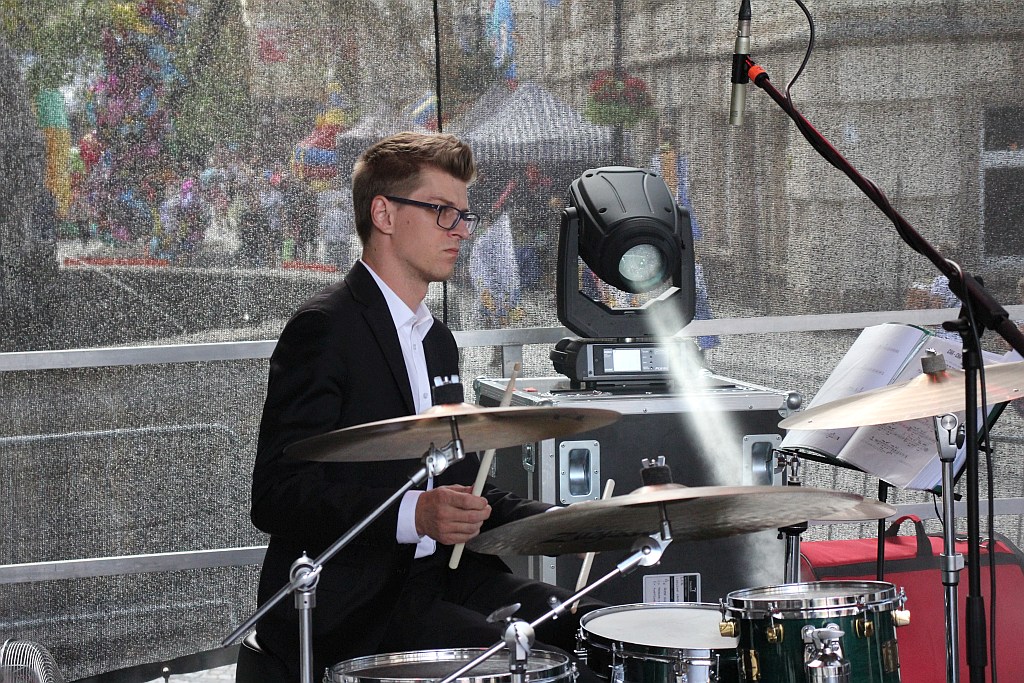 Benny Band wystąpił na małej scenie przy katedrze